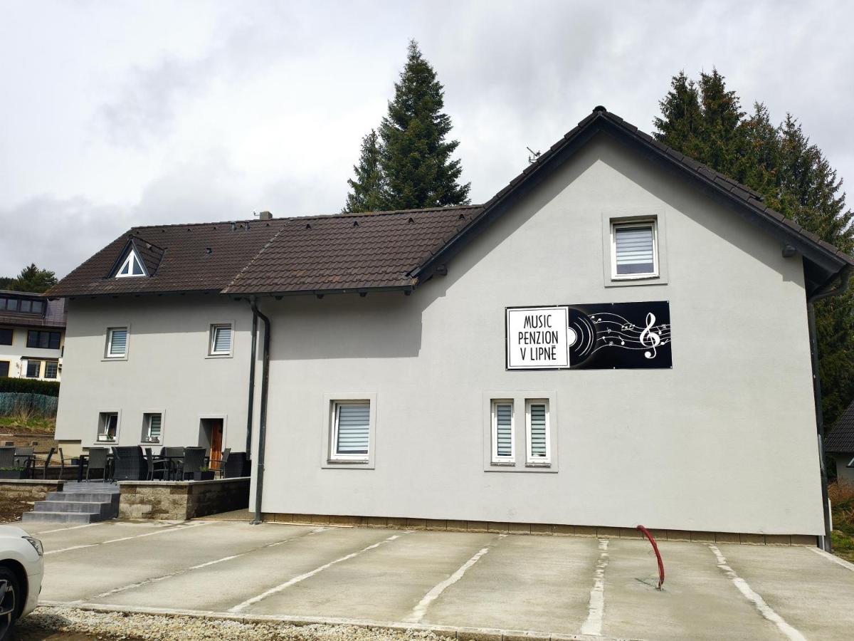 Music Penzion V Lipne Lipno nad Vltavou Eksteriør billede